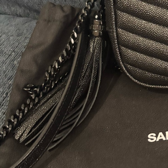 Saint Laurent
Lou Mini Camera Bag in Grained Quilted - Picture 11 of 11